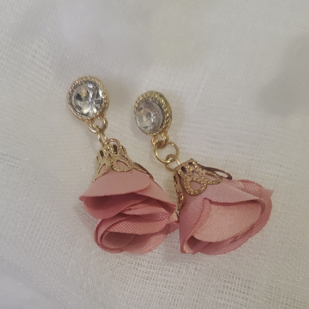 Chic Gold and Pink Rose Dangle Earrings